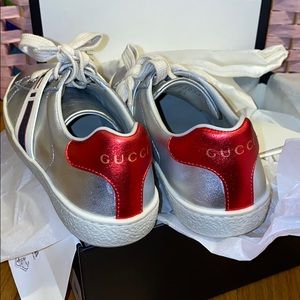 Gucci size Europe 31 us 13 gray red kids sneakers